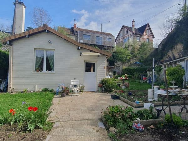 Maison de ville avec jardin et garages à Caen — photo 1 sur 7