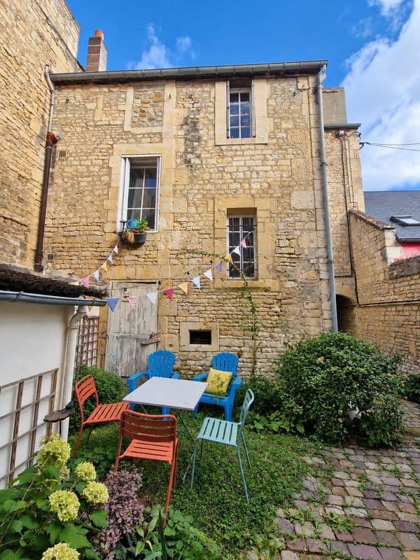 Appartement 2 pièce, cave et cour intérieure à Caen — photo 1 sur 9
