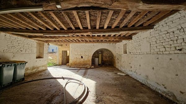 Dernier lot - Grange à rénover dans magnifique corps de ferme proche mer et Bayeux à Moulins en Bessin — photo 1 sur 13