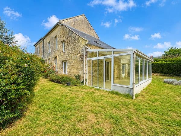 Maison en pierre 148m2 - à rénover à Laize-Clinchamps — photo 1 sur 5